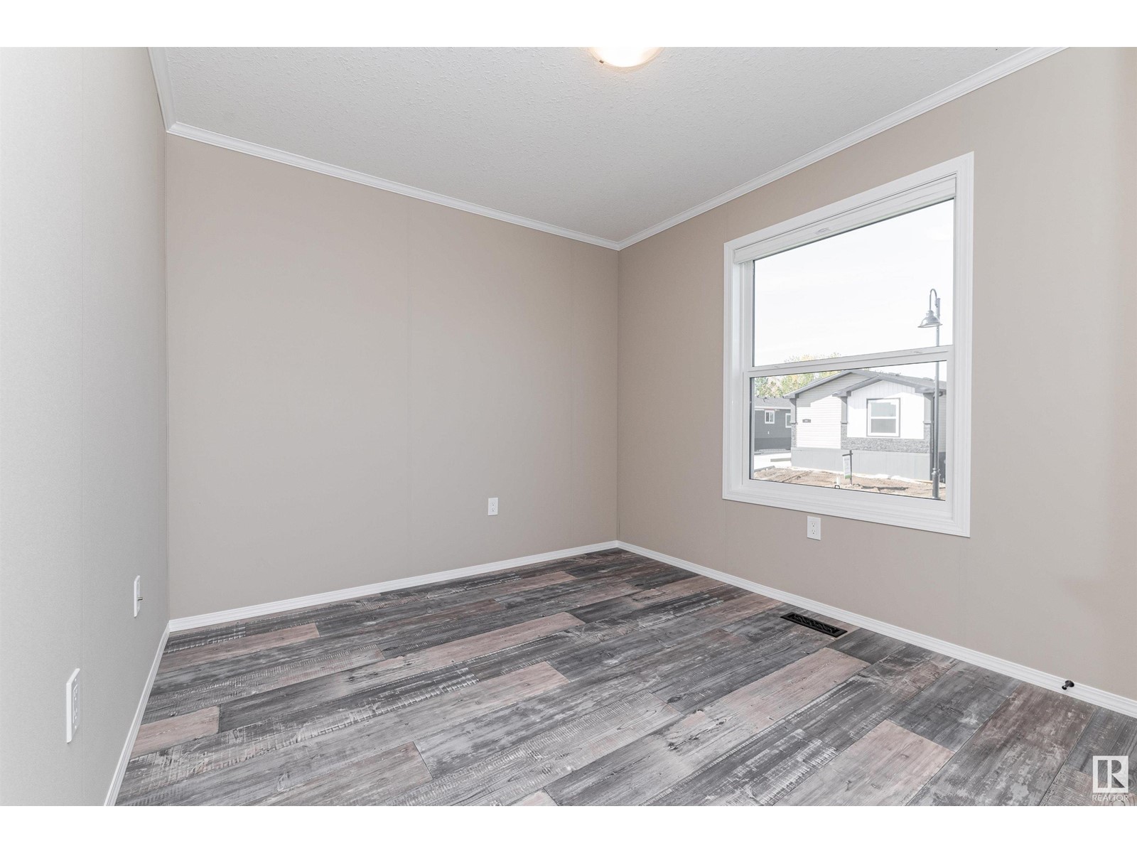 Photo 42 of 86 Meadowview Rd, Morinville AB