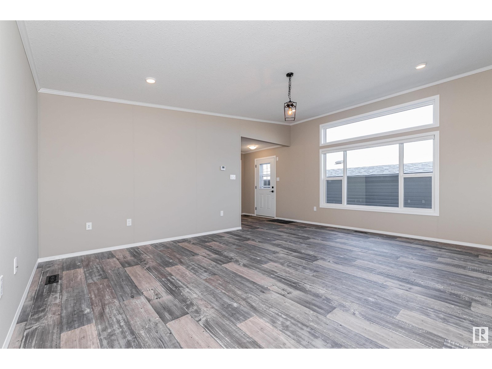 Photo 12 of 86 Meadowview Rd, Morinville AB