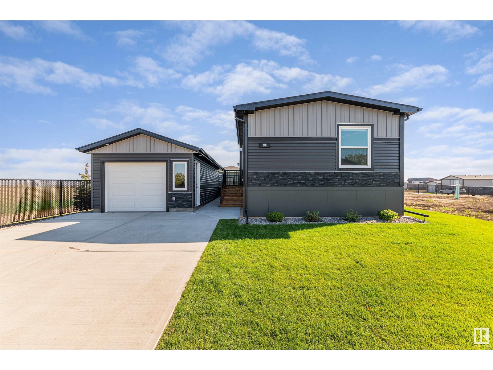 Photo 18 of 86 Meadowview Rd, Morinville AB
