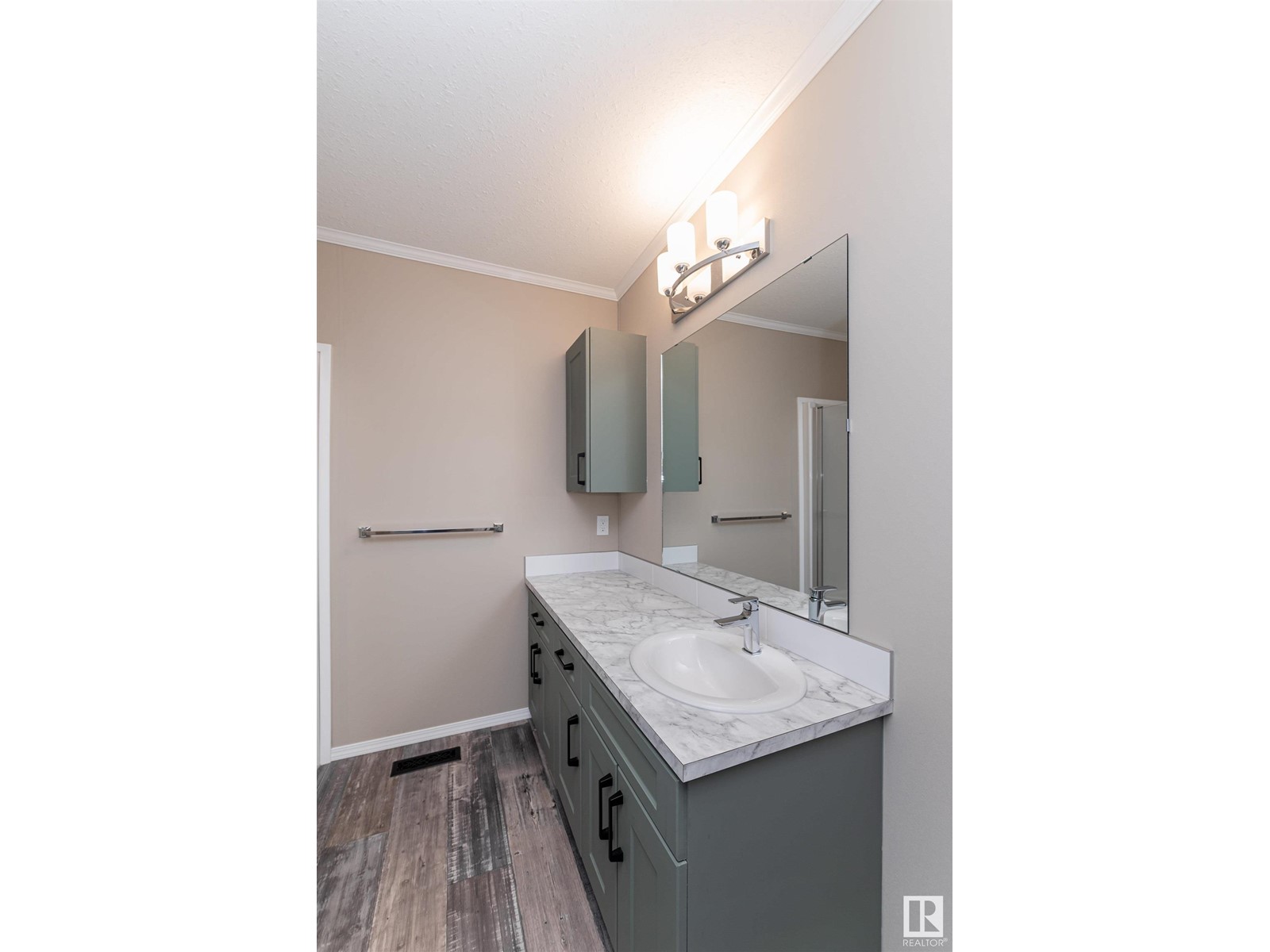 Photo 32 of 86 Meadowview Rd, Morinville AB