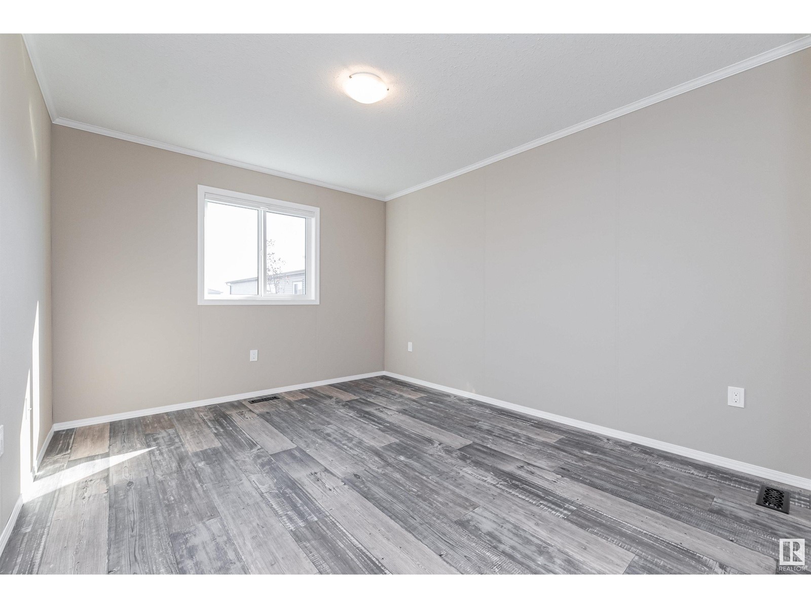 Photo 3 of 86 Meadowview Rd, Morinville AB