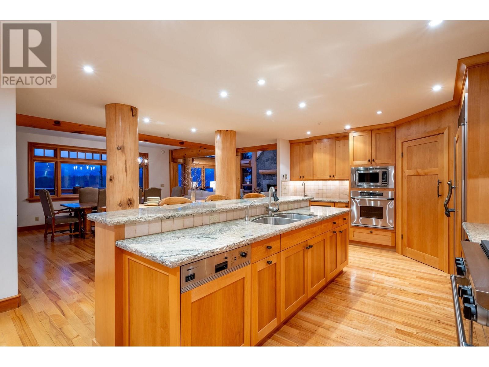 3826 SUNRIDGE DRIVE, Whistler real estate listing R2958026