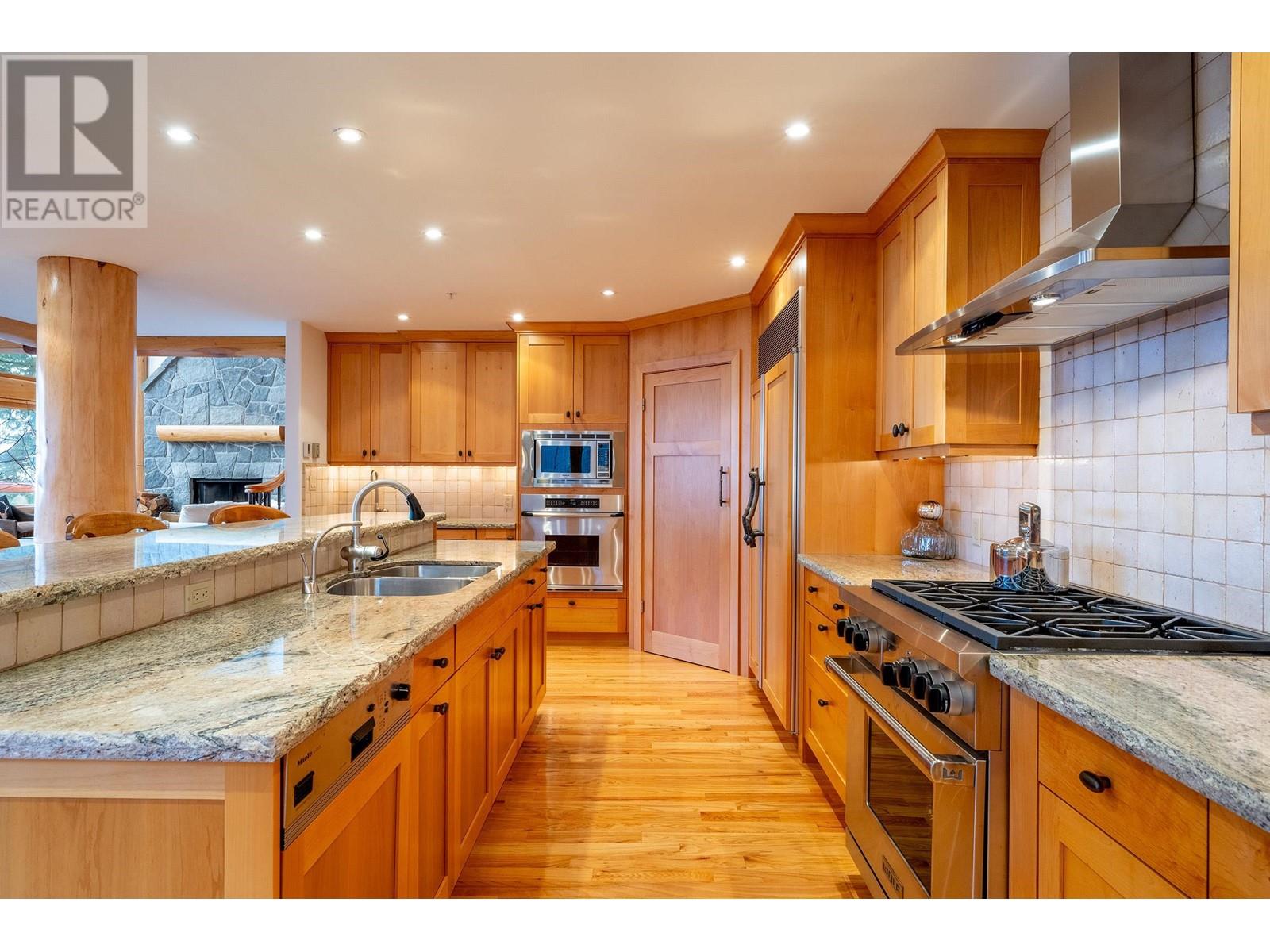 3826 SUNRIDGE DRIVE, Whistler real estate listing R2958026