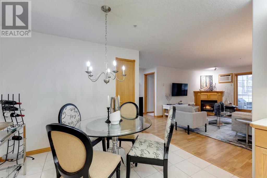 Single Family House Low rise for Sale in   Sierra Morena Boulevard SW Signal Hill Calgary 