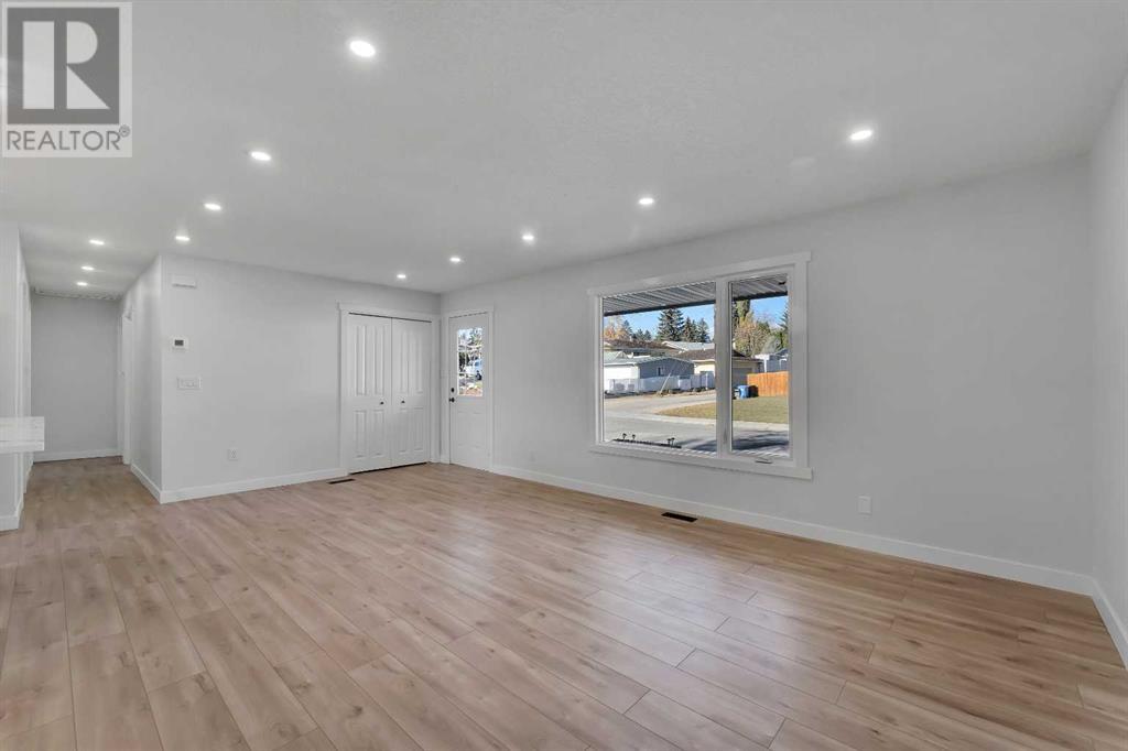 Single Family House Bungalow for Sale in  Hunterston Road NW Huntington Hills Calgary 