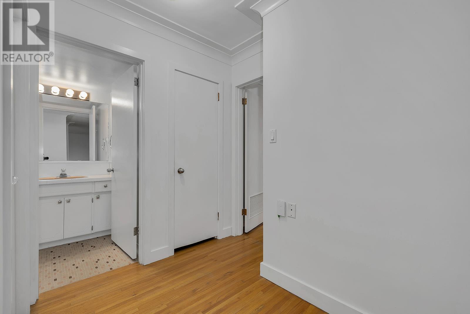 #506 4058 LAKESHORE ROAD - Image 31