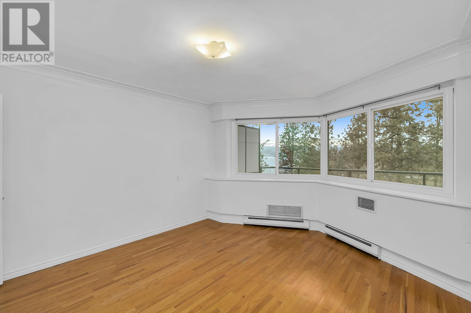 #506 4058 LAKESHORE ROAD - Image 34