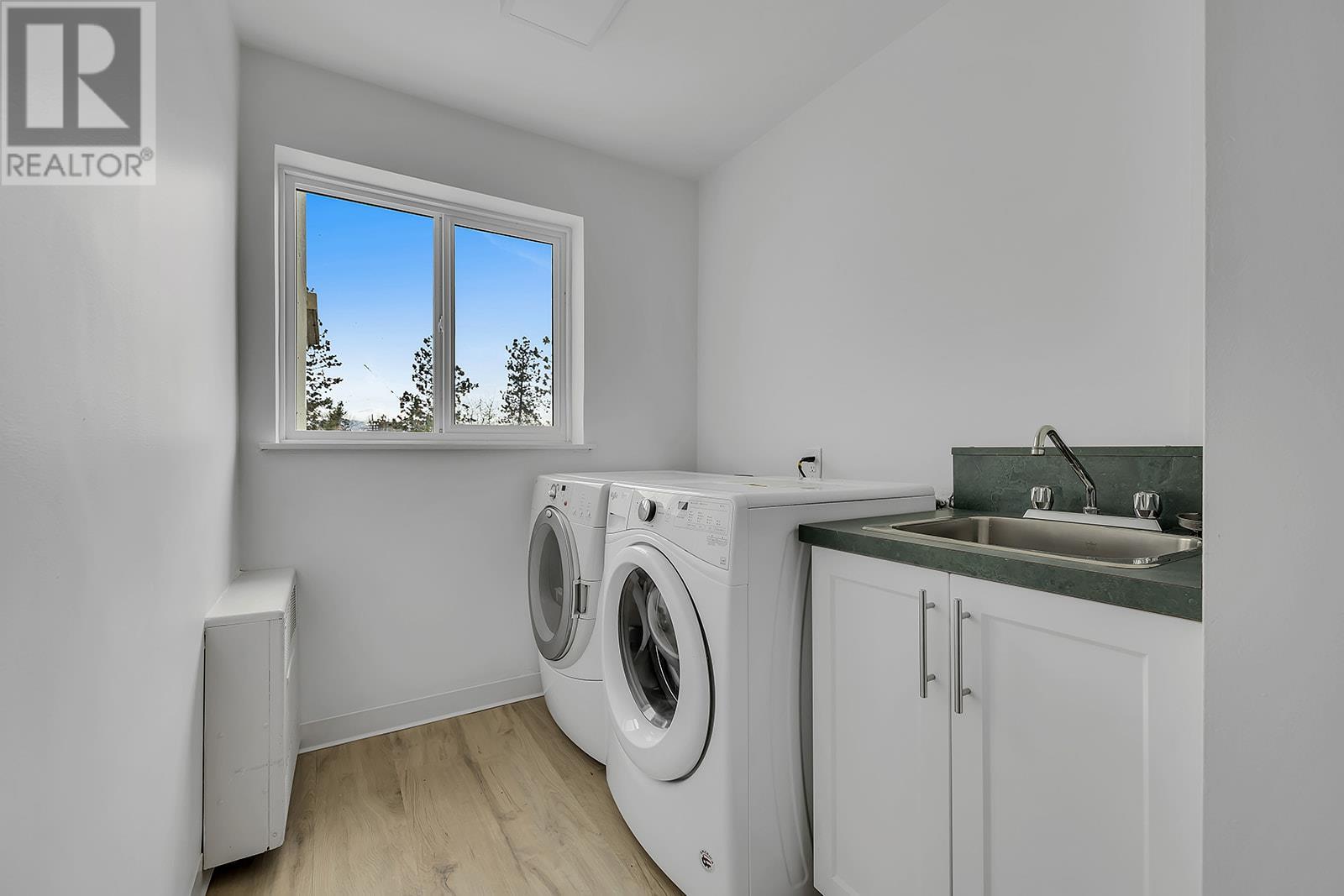 #506 4058 LAKESHORE ROAD - Image 36