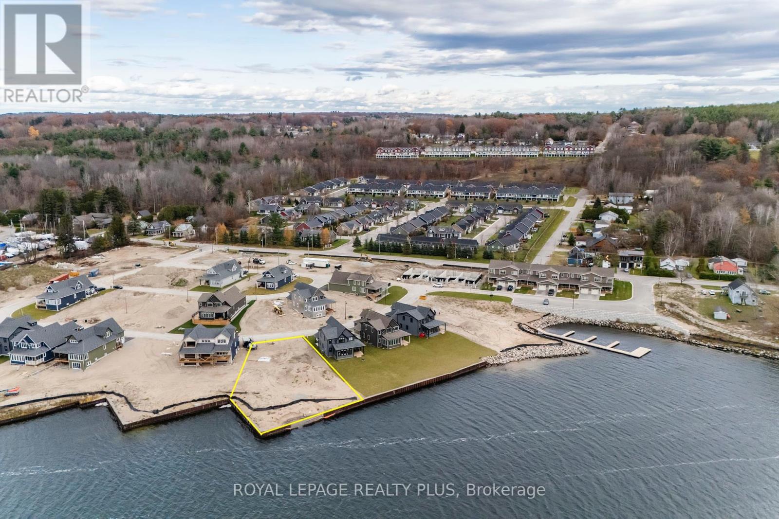 Photo 2 of 20 Navigator Road, Penetanguishene ON
