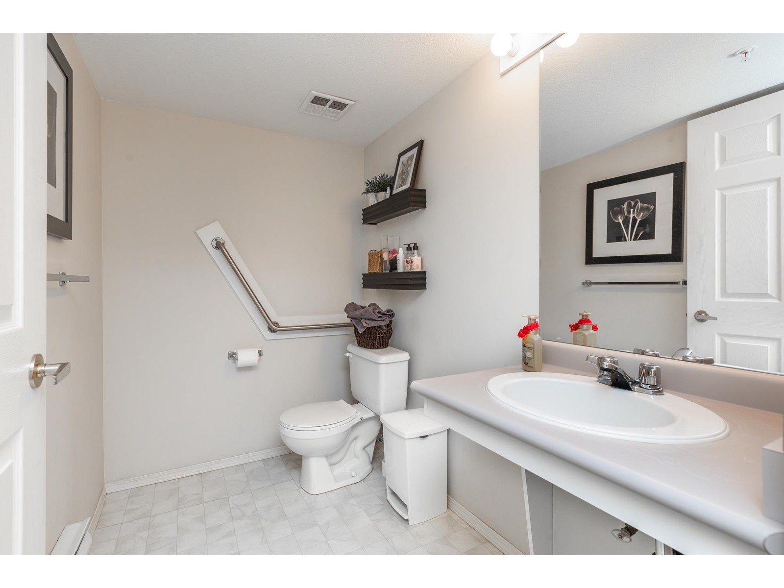 209 2435 CENTER STREET, Abbotsford real estate listing R2957121