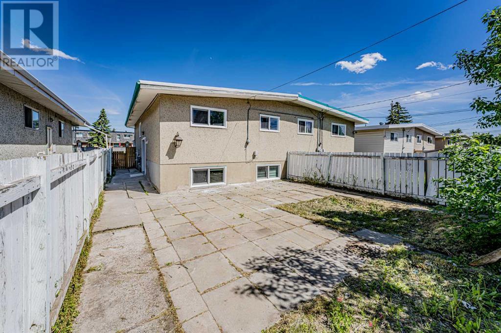 Single Family House Bi-level for Sale in  Centre Street NW Thorncliffe Calgary 