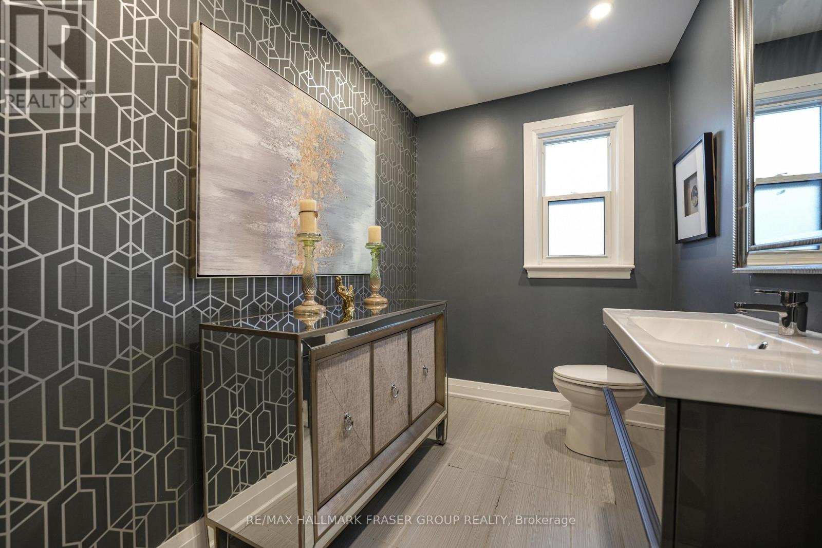 Photo 31 of 65 Church Street S, Ajax ON