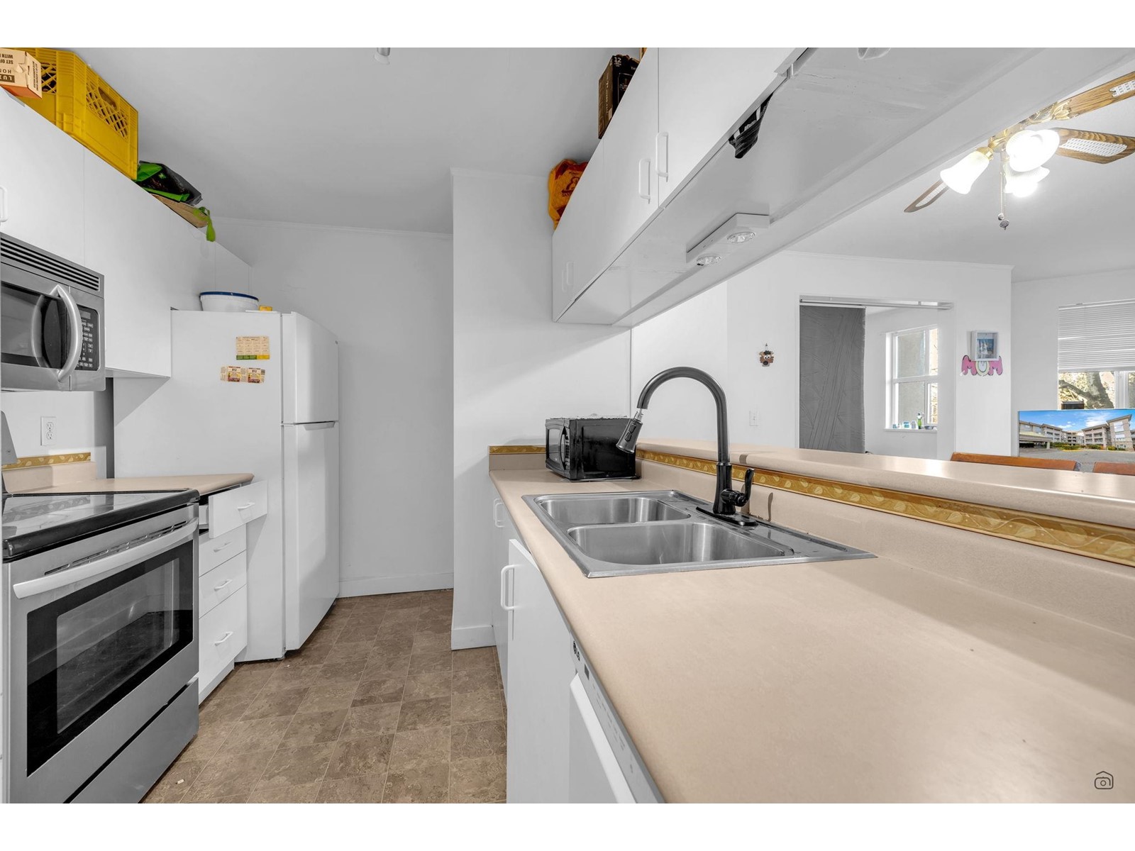 Photo 14 of 206 10533 University Drive, Surrey BC