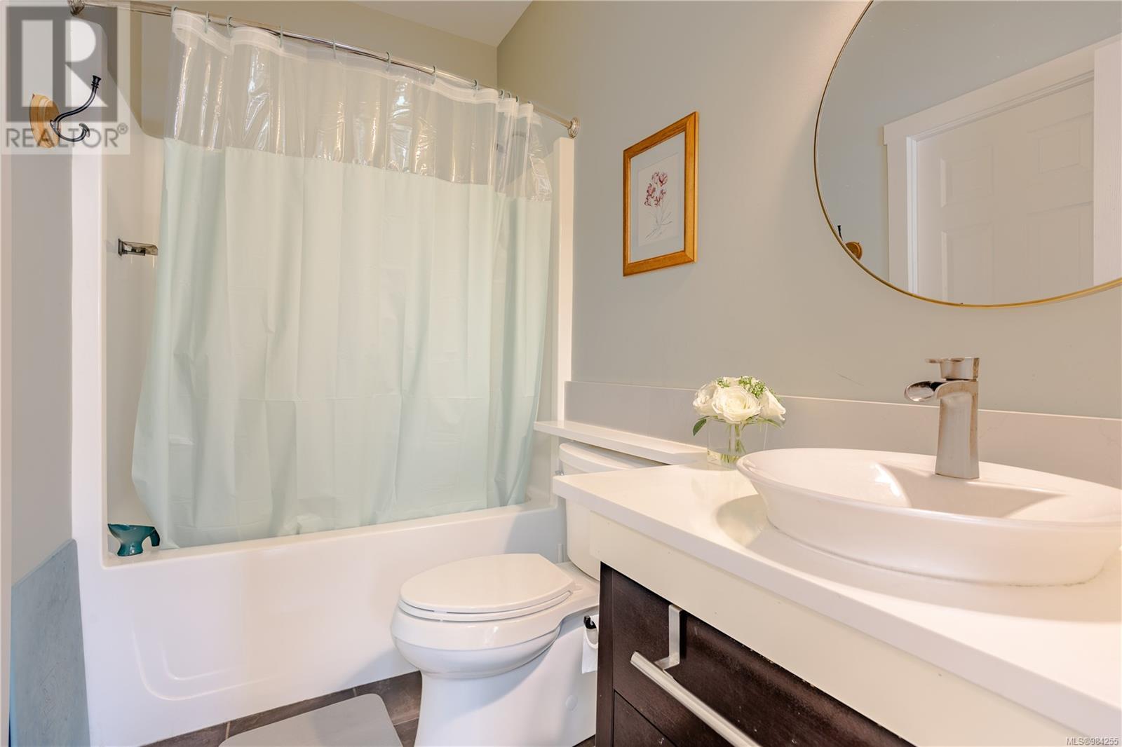 5727 Bradbury Rd, Nanaimo