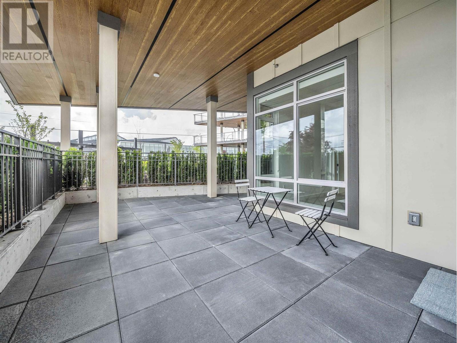Photo 3 of 104 7123 11 Th Avenue, Burnaby BC