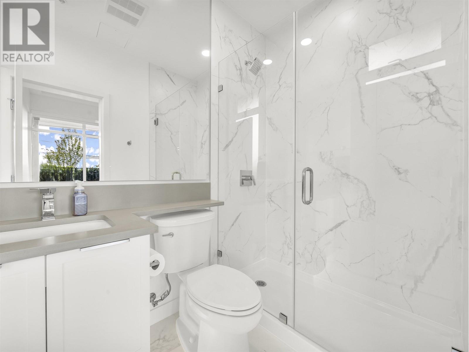Photo 17 of 104 7123 11 Th Avenue, Burnaby BC