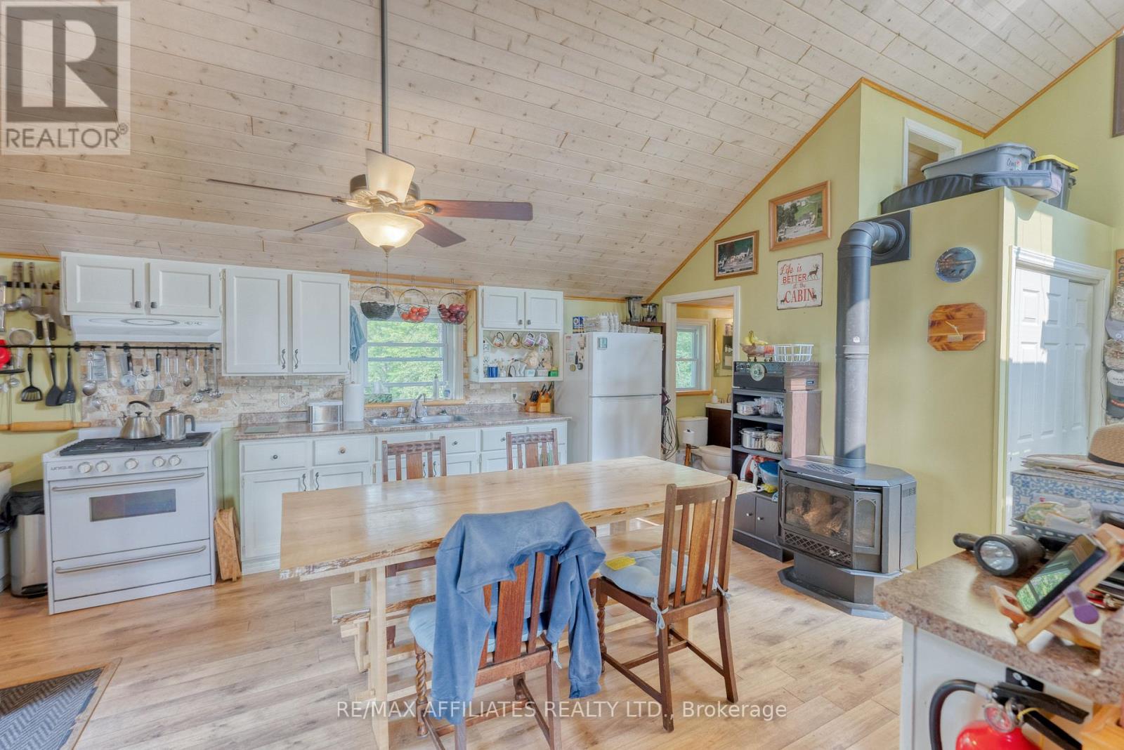 Photo 11 of 19 West Devil Lk Lane E, Frontenac ON