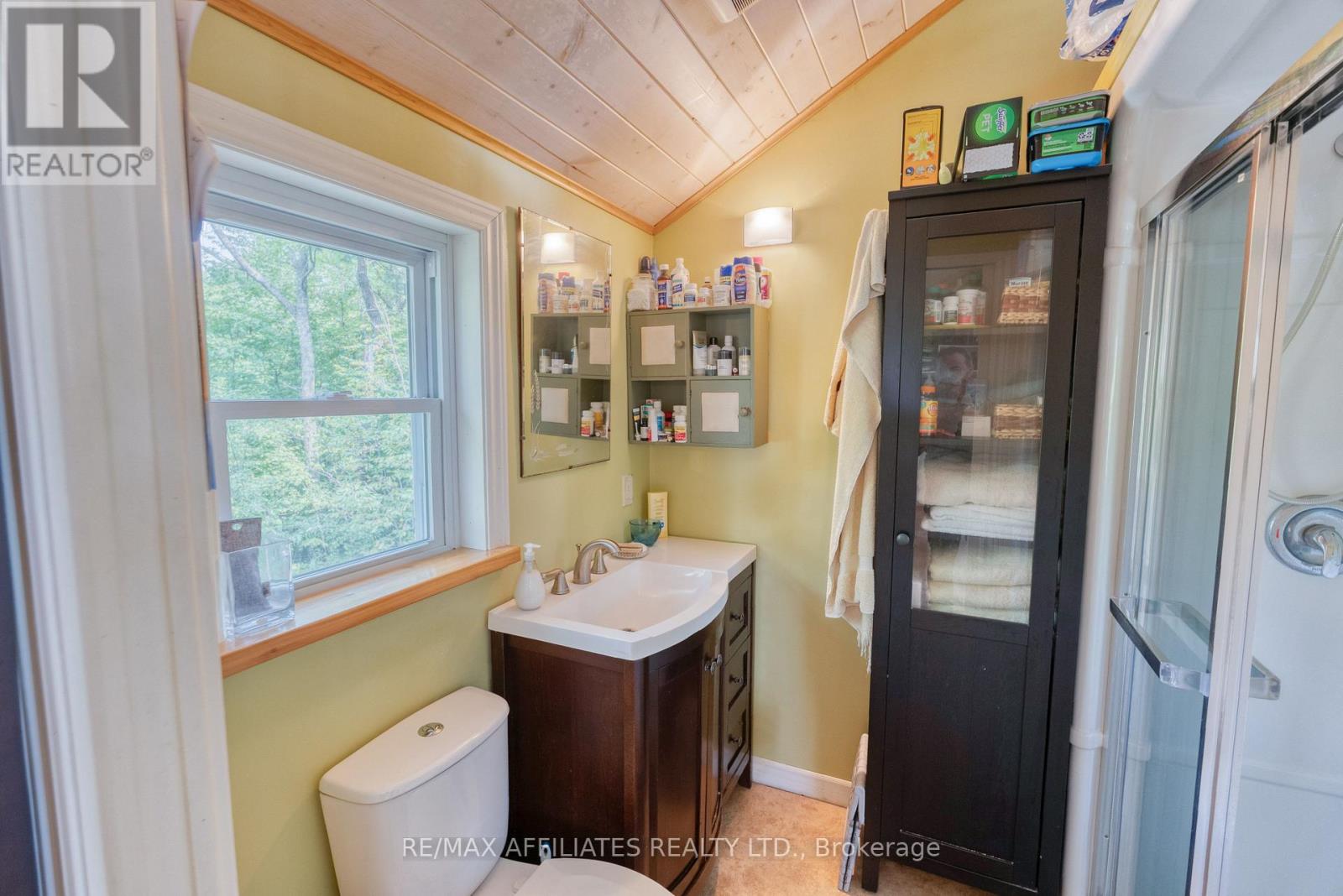 Photo 15 of 19 West Devil Lk Lane E, Frontenac ON
