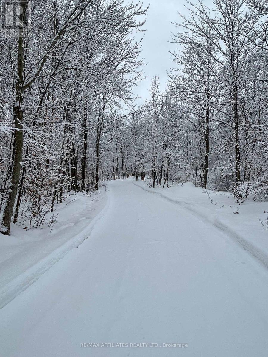 Photo 2 of 19 West Devil Lk Lane E, Frontenac ON