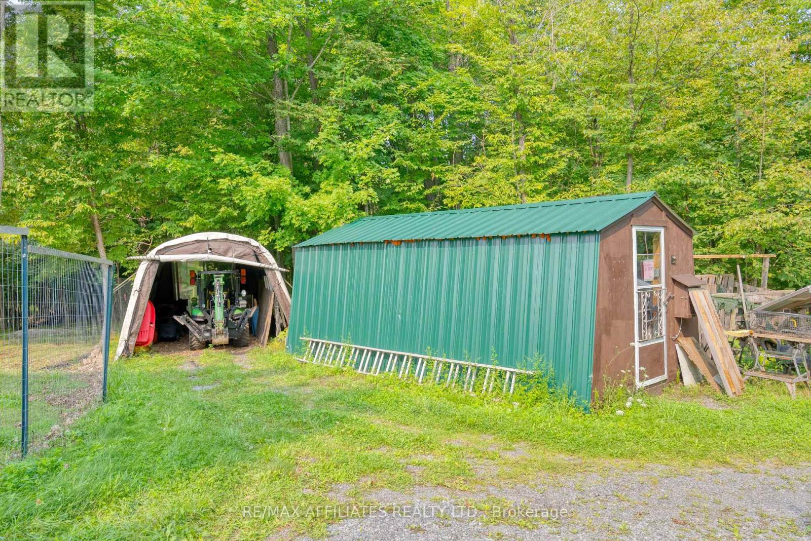 Photo 21 of 19 West Devil Lk Lane E, Frontenac ON