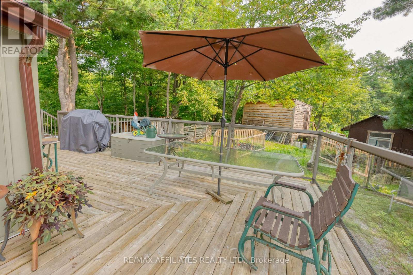 Photo 22 of 19 West Devil Lk Lane E, Frontenac ON
