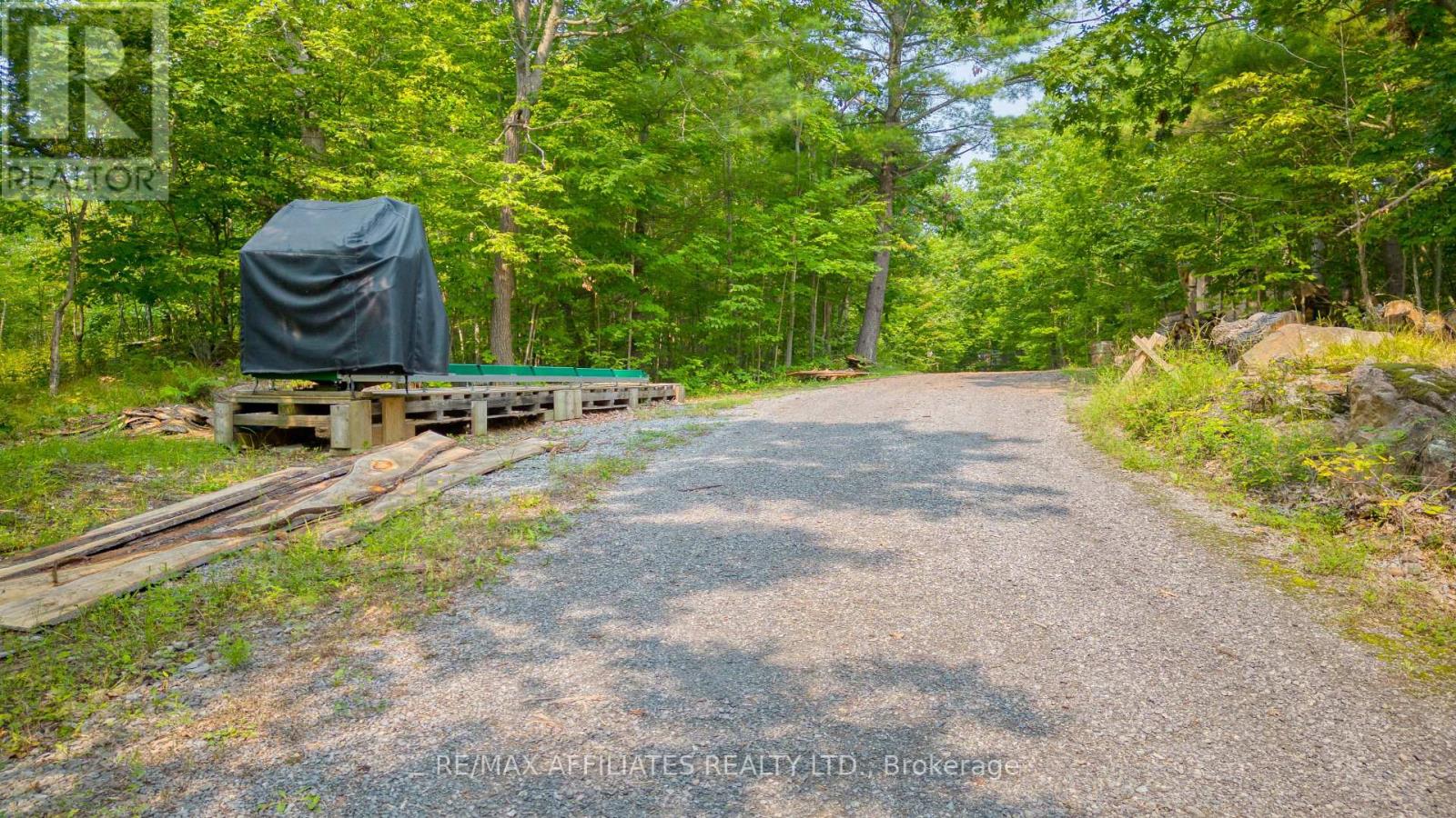 Photo 28 of 19 West Devil Lk Lane E, Frontenac ON