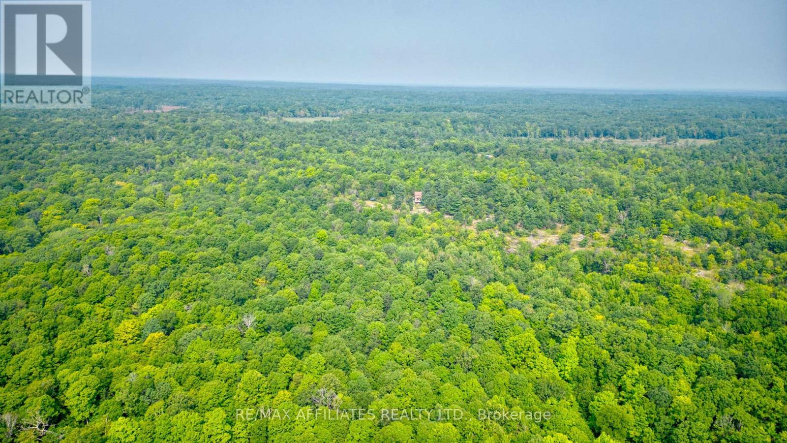 Photo 32 of 19 West Devil Lk Lane E, Frontenac ON