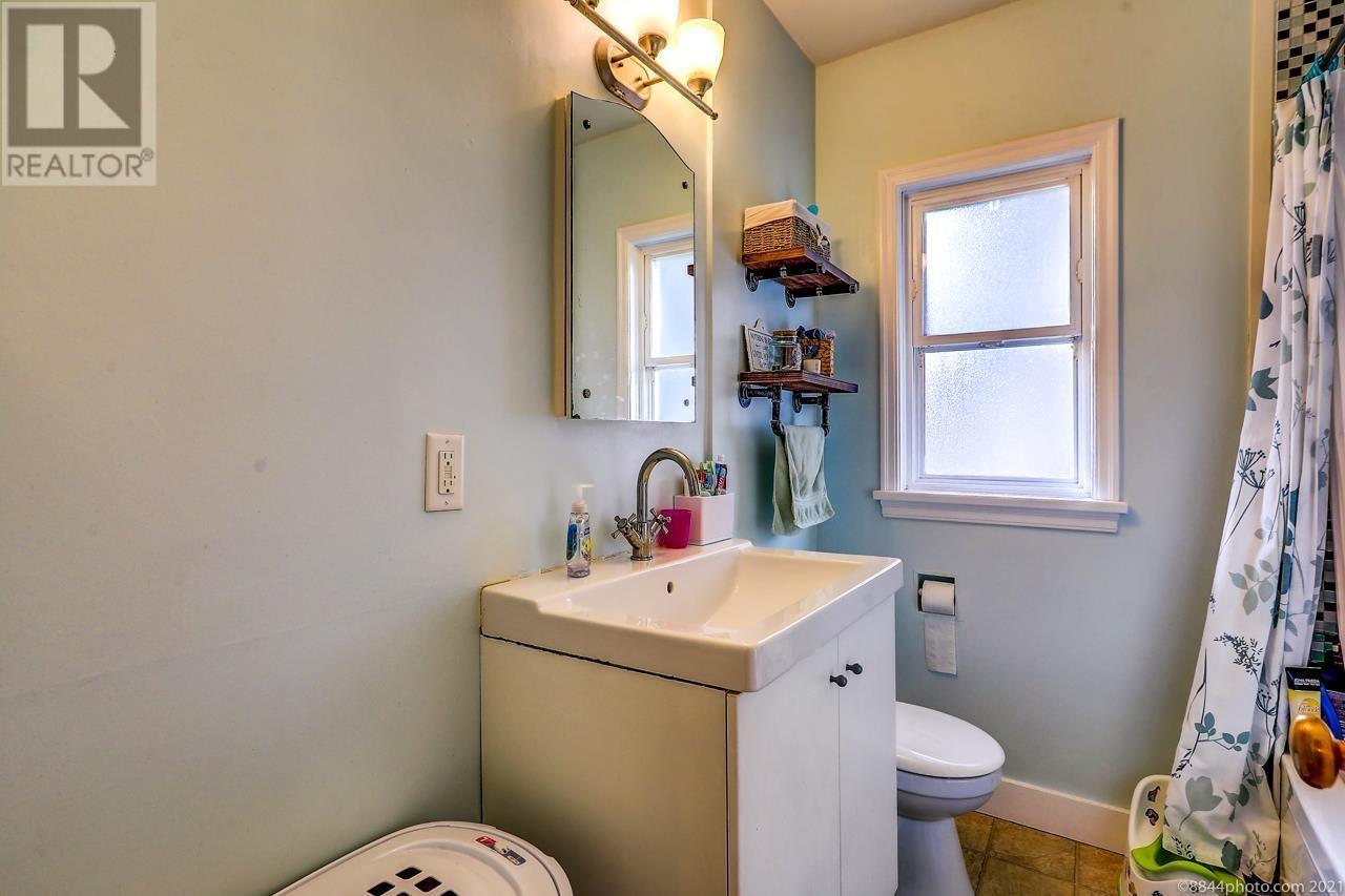 2016 W 48TH AVENUE, Vancouver