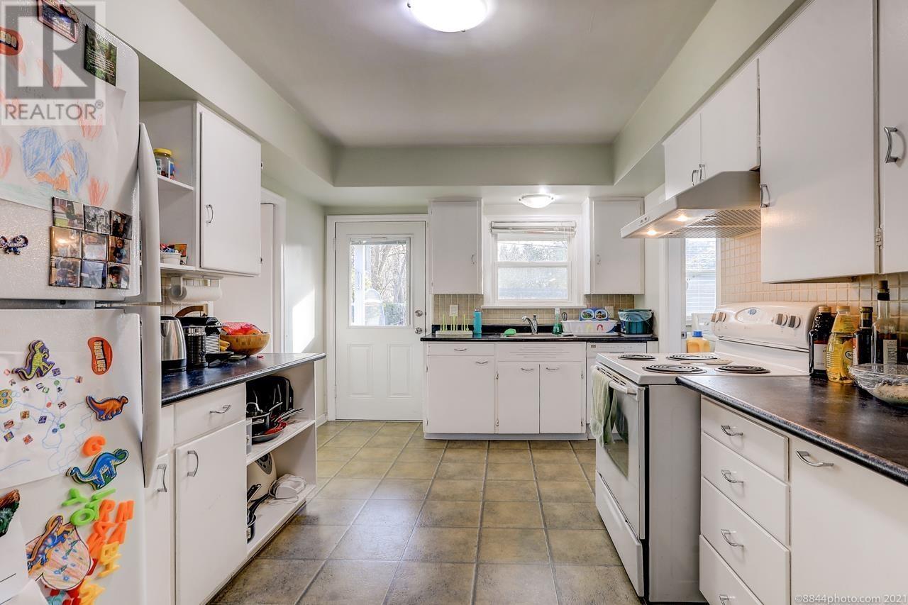 2016 W 48TH AVENUE, Vancouver