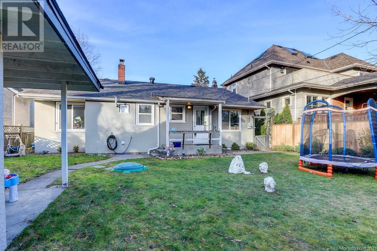 2016 W 48TH AVENUE, Vancouver
