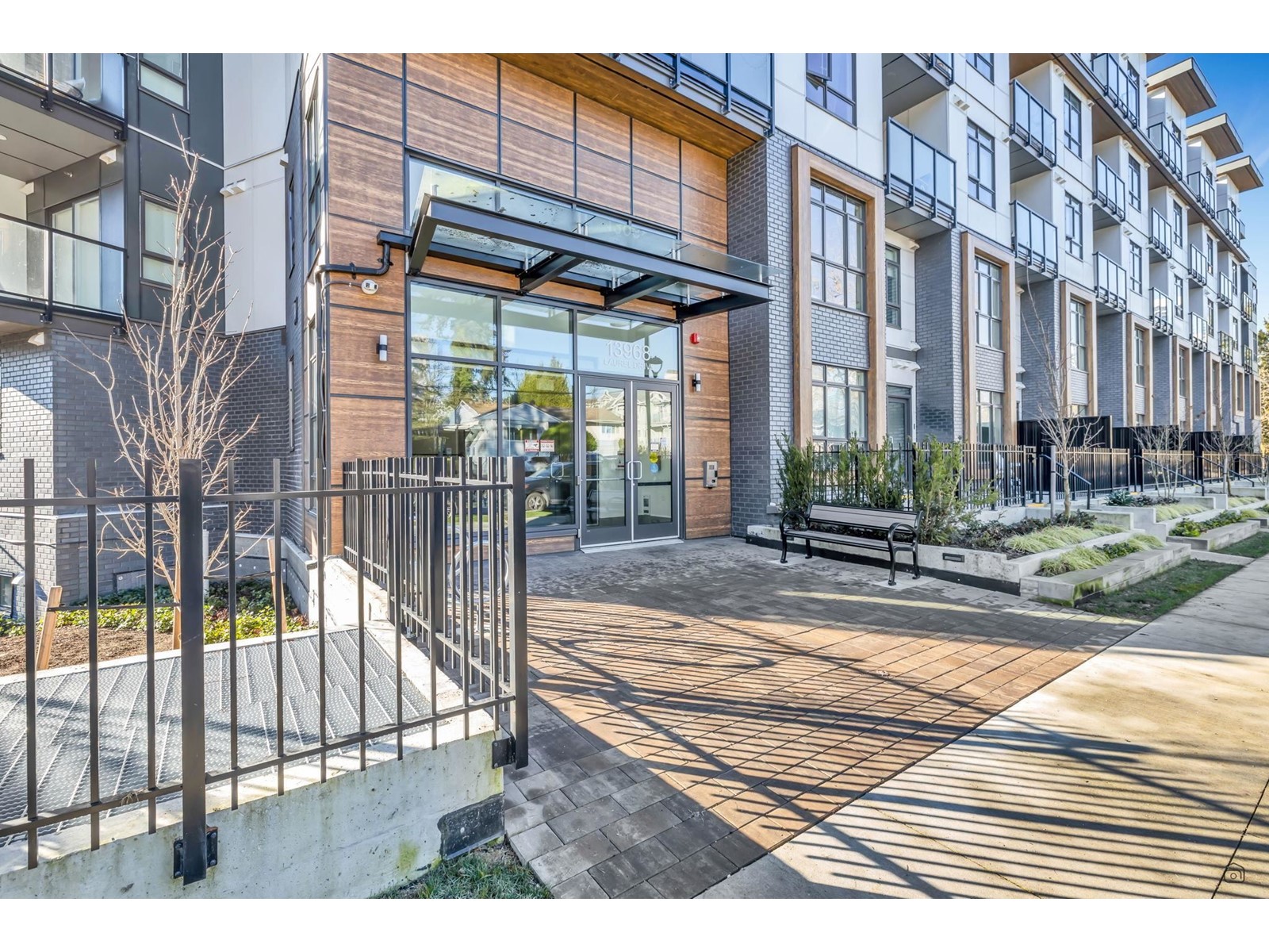 531 13968 LAUREL DRIVE, Surrey
