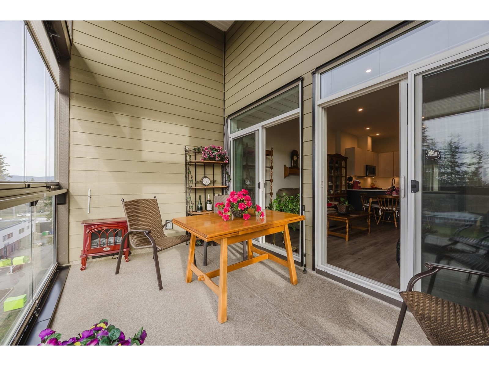 607 2649 JAMES STREET, Abbotsford real estate listing R2957992