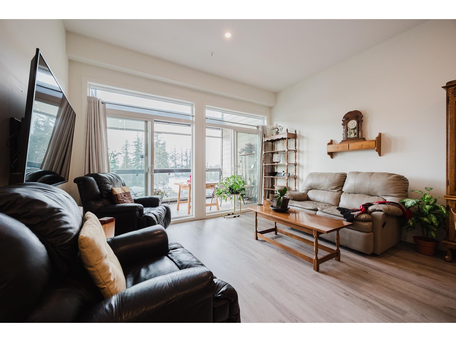 607 2649 JAMES STREET, Abbotsford real estate listing R2957992