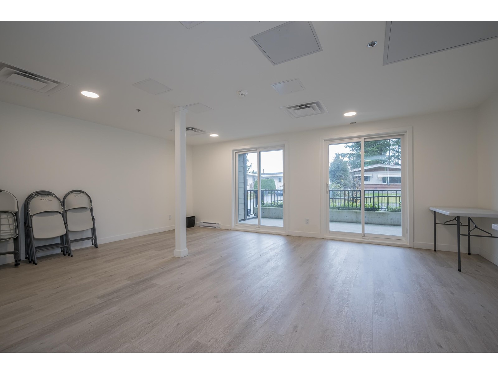 607 2649 JAMES STREET, Abbotsford real estate listing R2957992