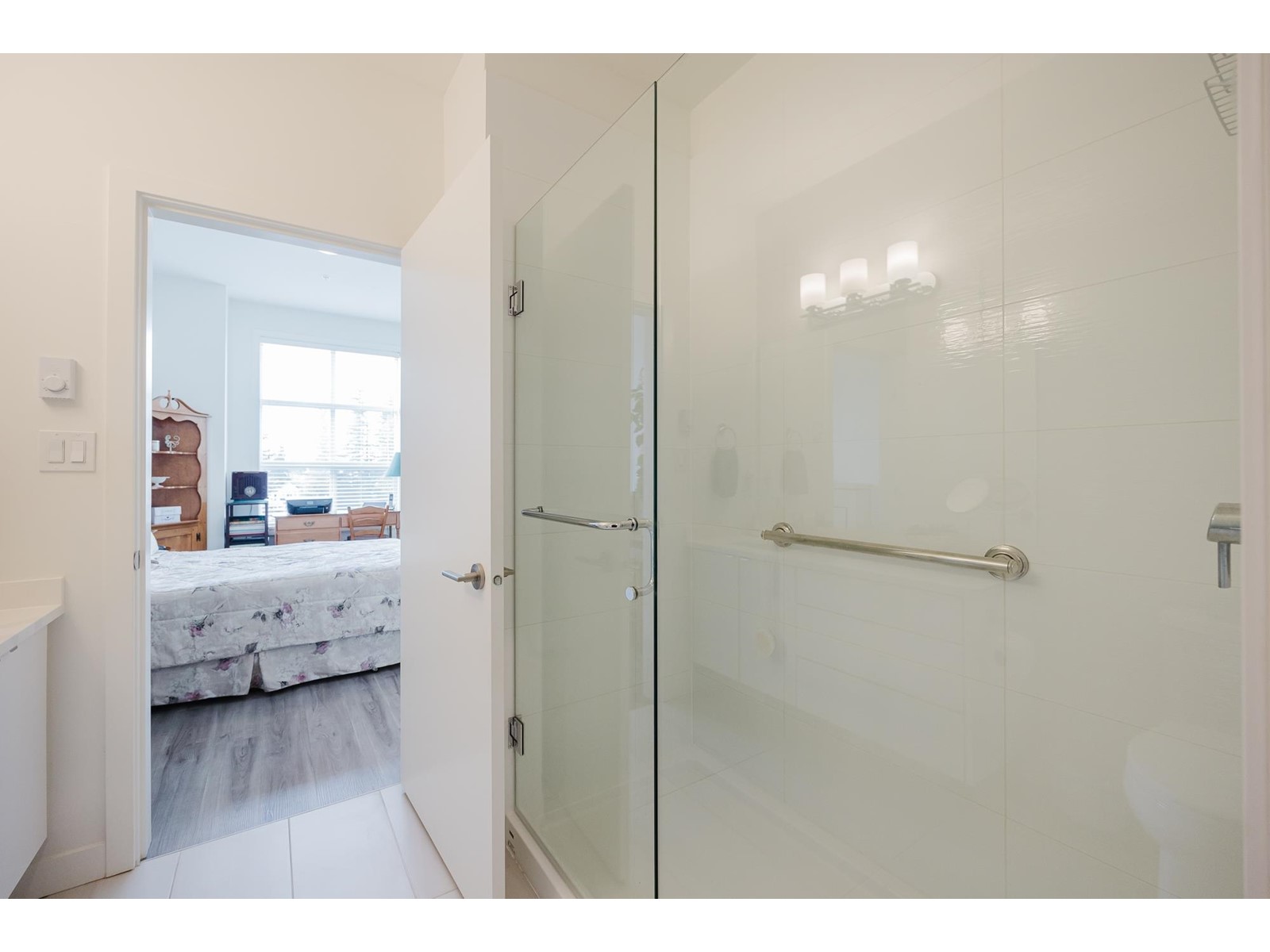 607 2649 JAMES STREET, Abbotsford real estate listing R2957992