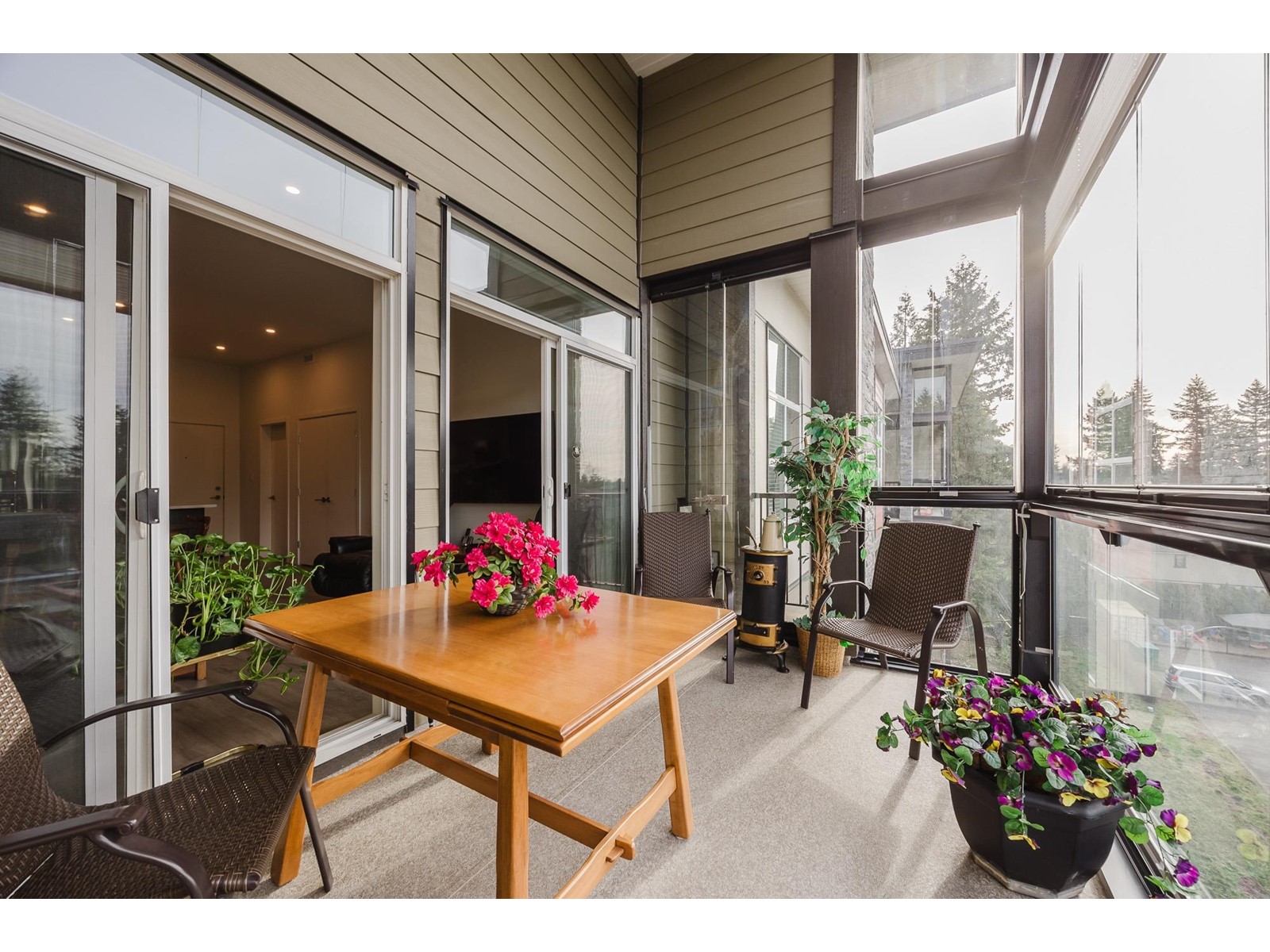 607 2649 JAMES STREET, Abbotsford real estate listing R2957992
