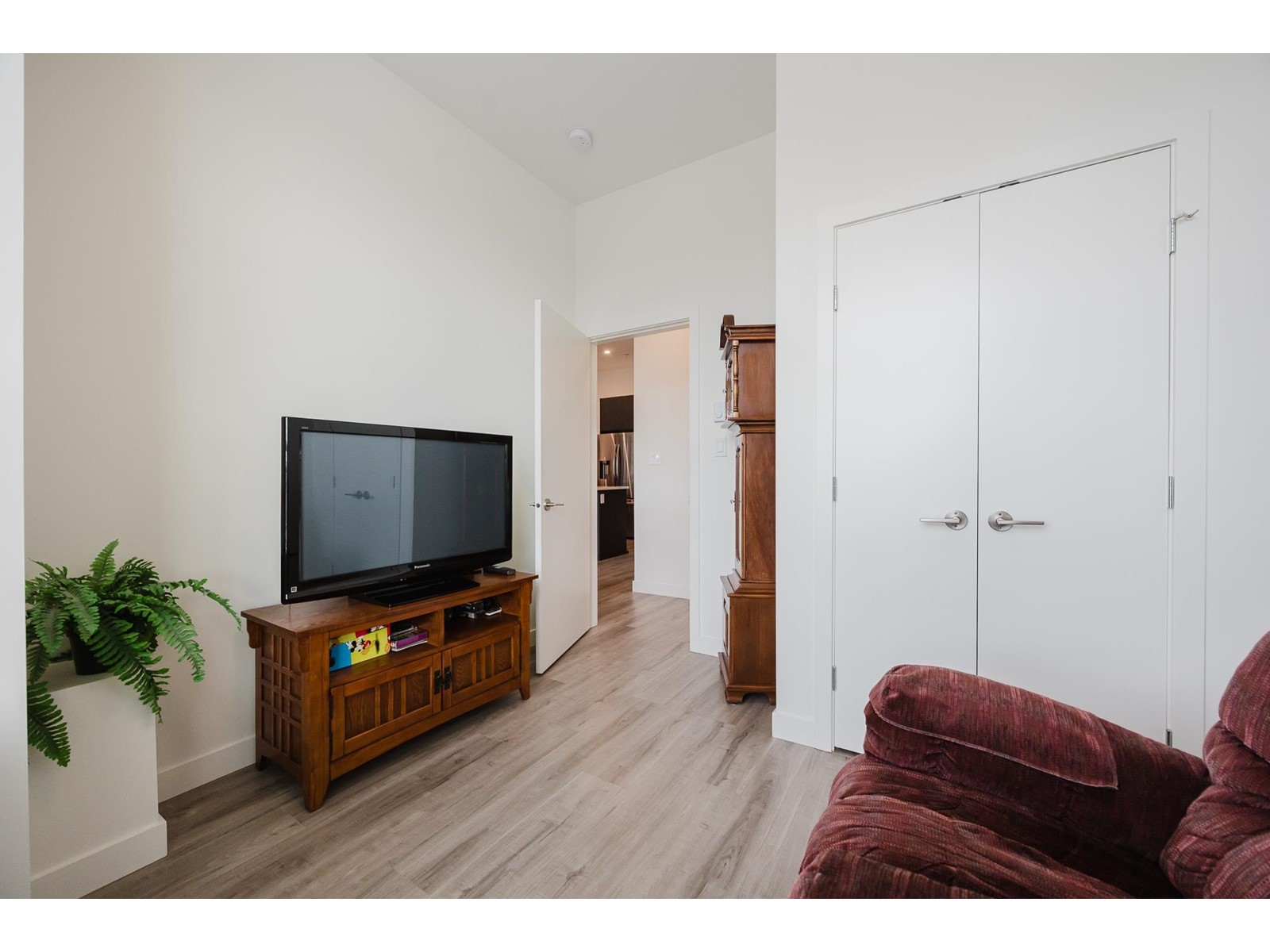 607 2649 JAMES STREET, Abbotsford real estate listing R2957992