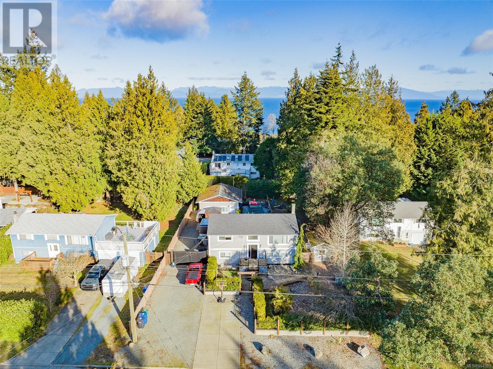 5862 Broadway Rd, Nanaimo