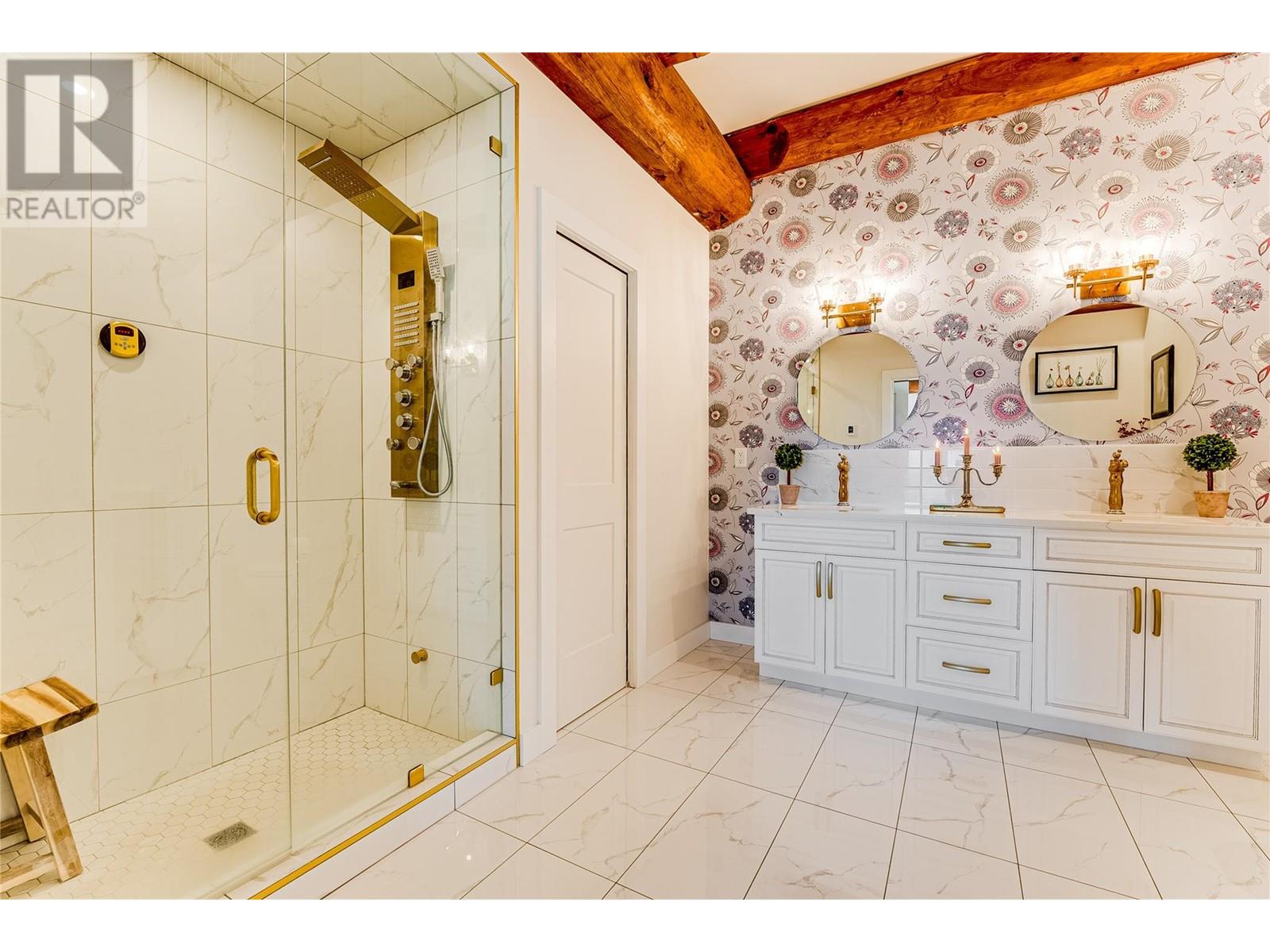 7410 McLennan Road, Vernon