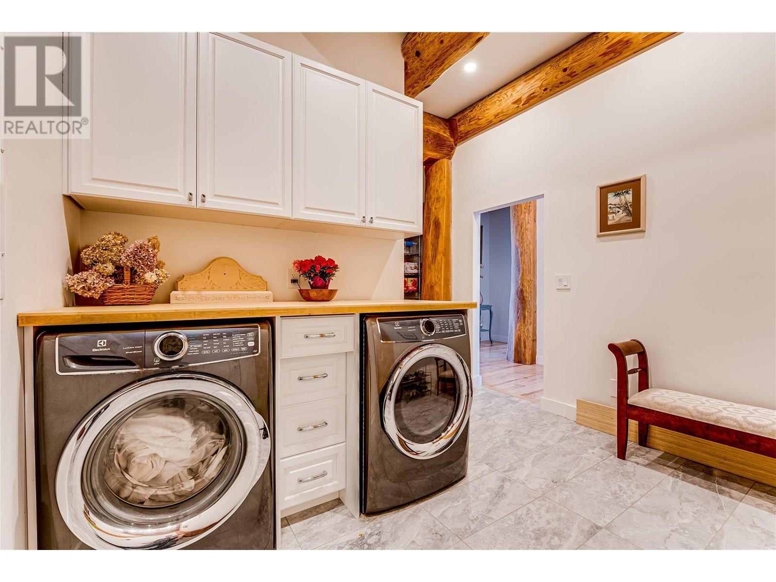 7410 McLennan Road, Vernon