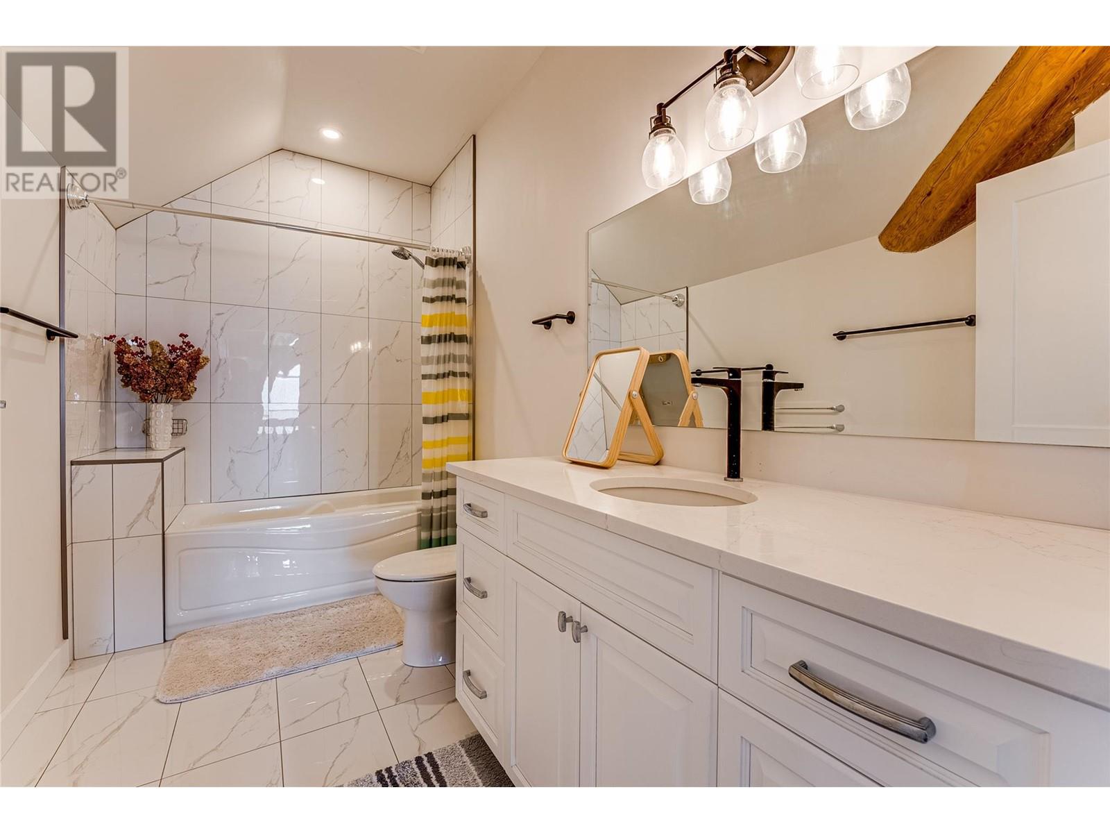 7410 McLennan Road, Vernon