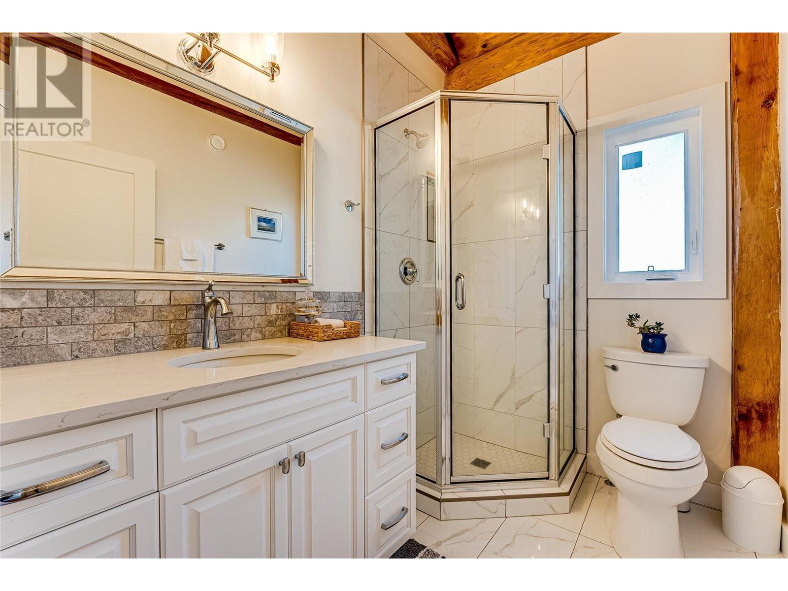 7410 McLennan Road, Vernon