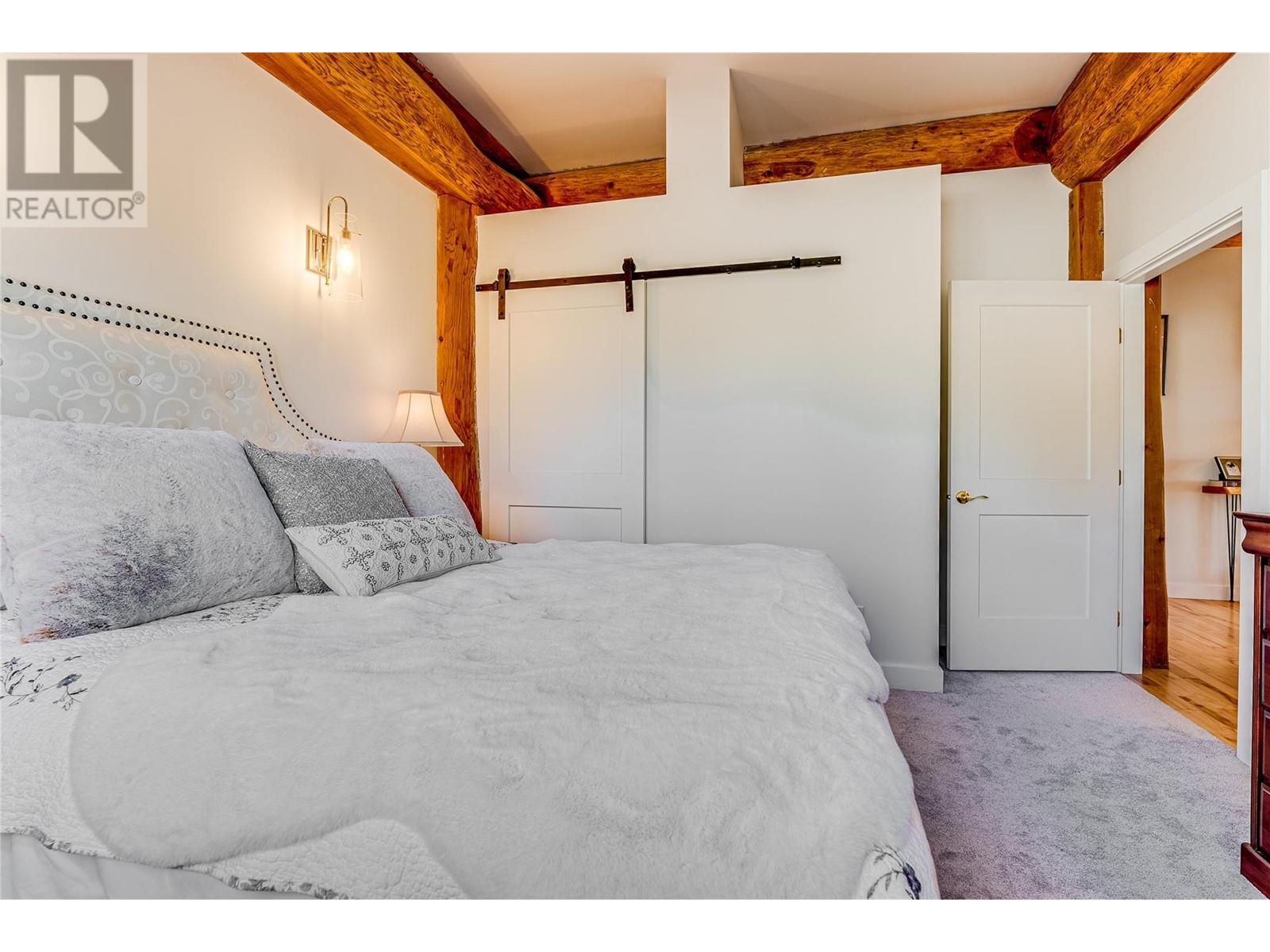 7410 McLennan Road, Vernon