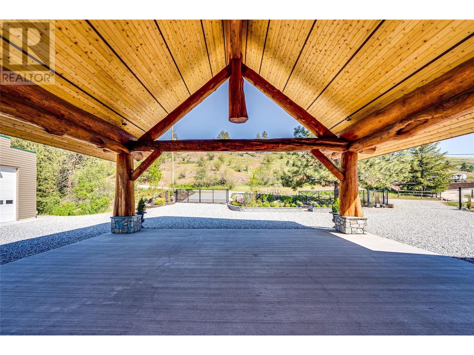 7410 McLennan Road, Vernon