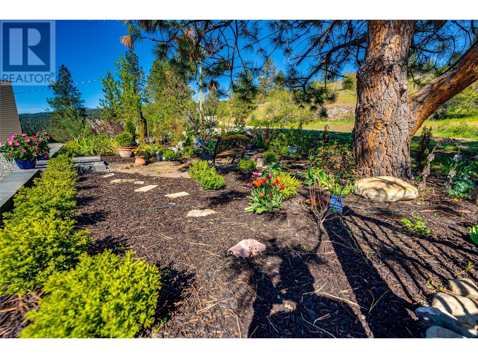 7410 McLennan Road, Vernon