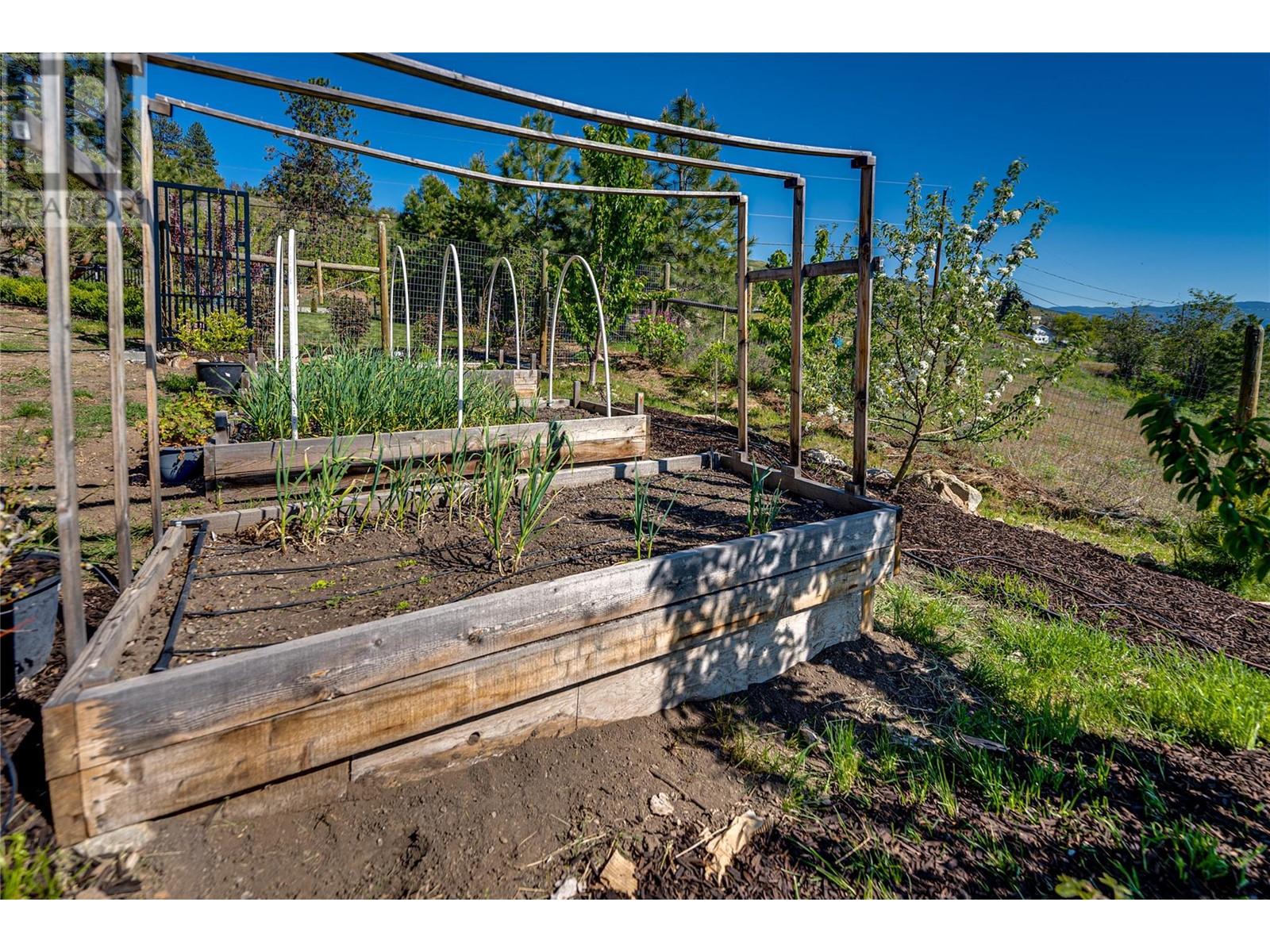 7410 McLennan Road, Vernon