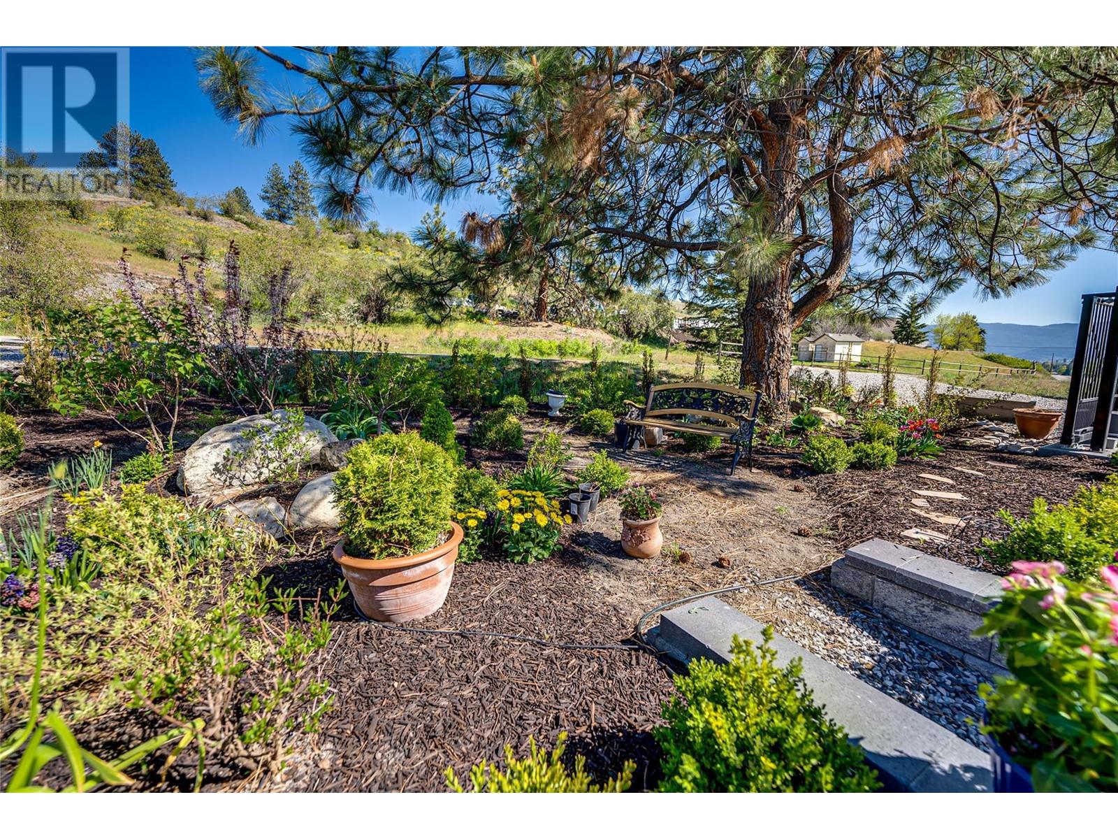 7410 McLennan Road, Vernon