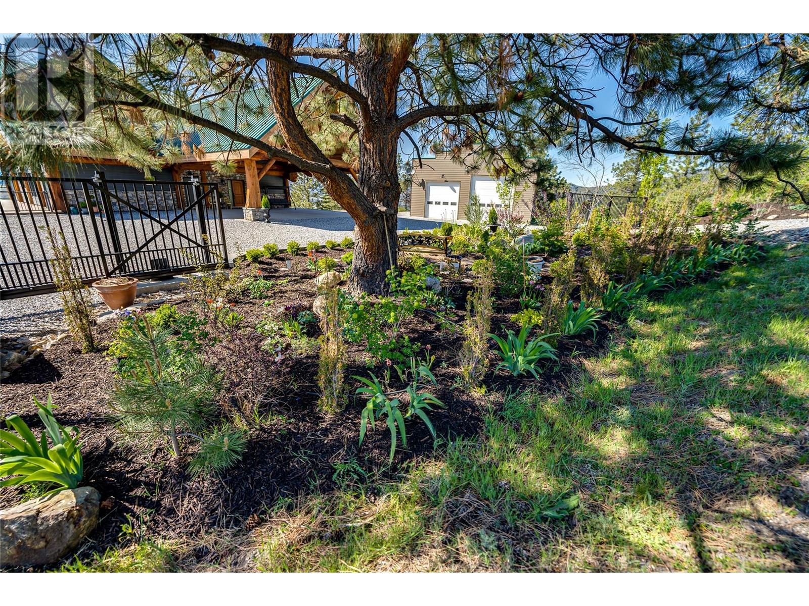 7410 McLennan Road, Vernon