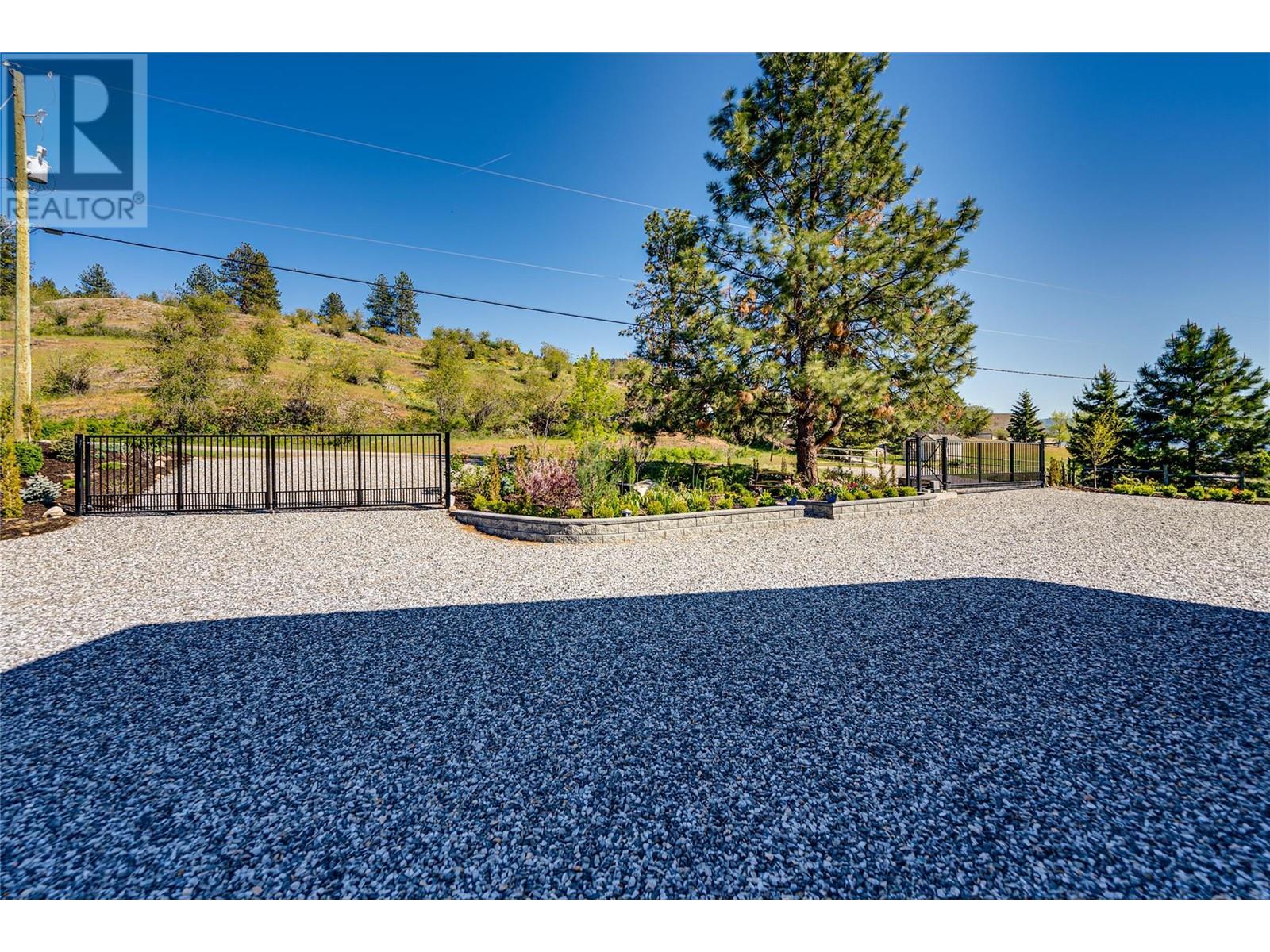 7410 McLennan Road, Vernon