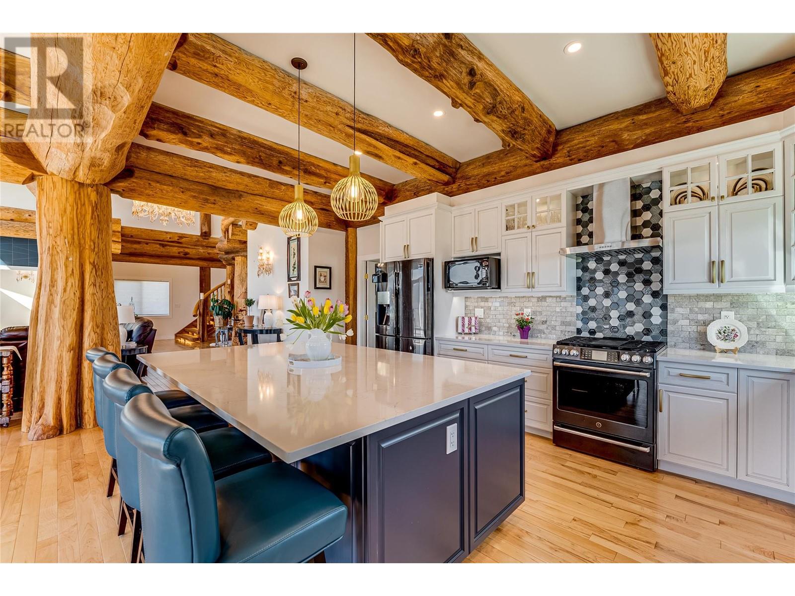 7410 McLennan Road, Vernon